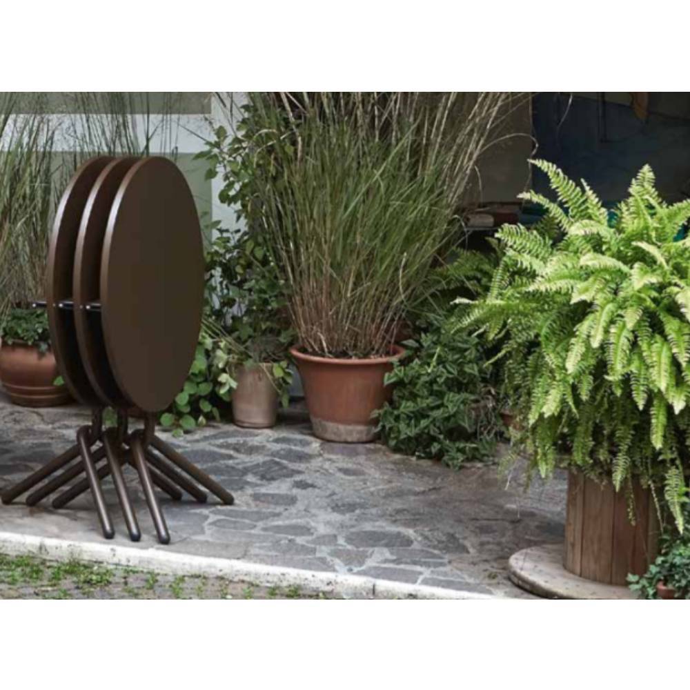 Mesa redonda plegable COLOS TA 1-700 con estructura tubular de acero y cubierta de lámina troquelada
