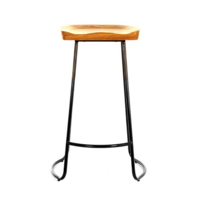 Banco bajo Nogal Beat Atenas con asiento cuadrado de madera natural y estructura de acero