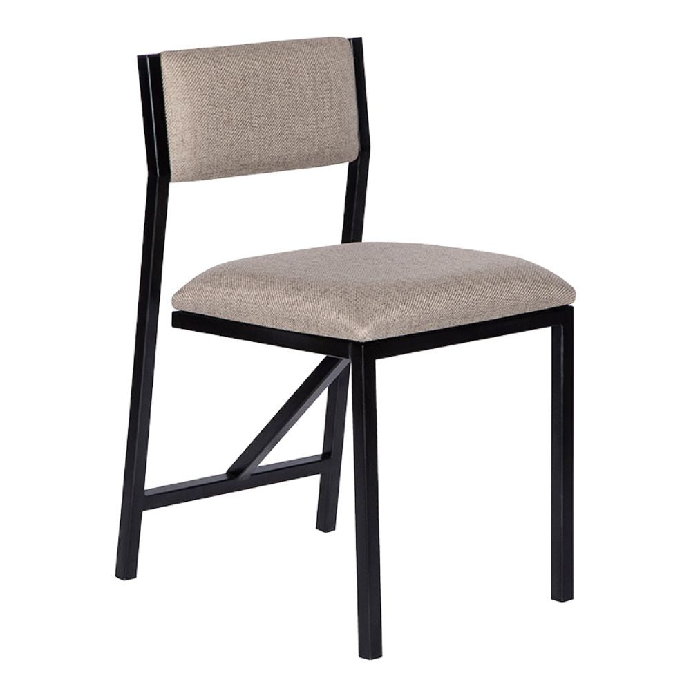 Silla comercial Albar AR-170 tapizada en hule espuma con estructura metálica de tubo cuadrado