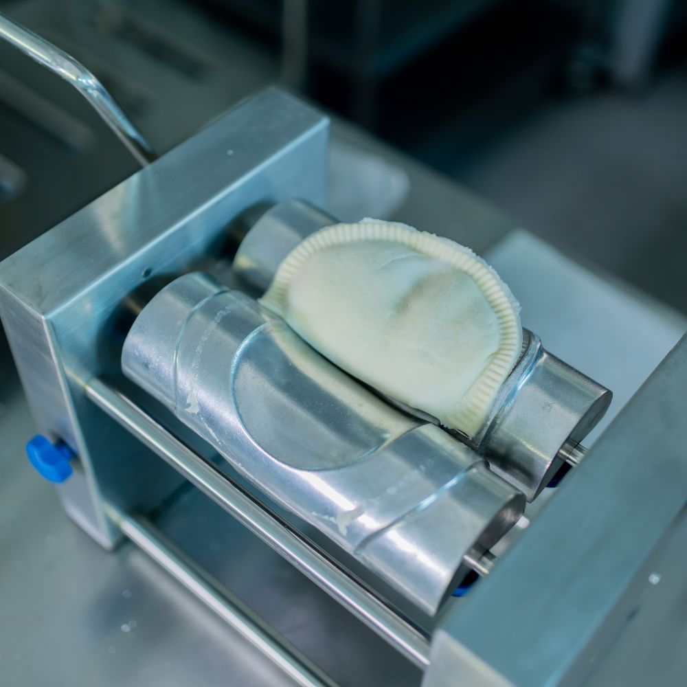 Migsa DEM-10 Formadora Quesadillas Empanadas Manual Semicircular. Ideal para restaurante, cocina, cocina industrial, comedor, comedor industrial, banquetes, quesadillas, conservar, etc. Envíos seguros a todo México. Cotiza hoy mismo.