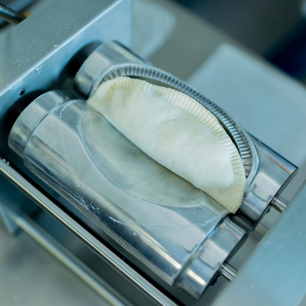 Migsa DEM-A11 Formadora Quesadillas Empanadas Manual Semicircular. Ideal para restaurante, cocina, cocina industrial, comedor, comedor industrial, banquetes, quesadillas, conservar, etc. Envíos seguros a todo México. Cotiza hoy mismo.