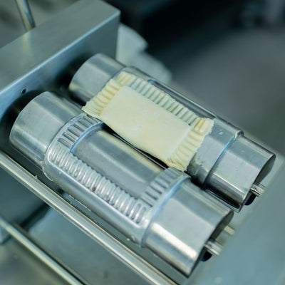 Migsa DEM-B1 Formadora Quesadillas Empanadas Manual Rectangular. Ideal para restaurante, cocina, cocina industrial, comedor, comedor industrial, banquetes, quesadillas, conservar, etc. Envíos seguros a todo México. Cotiza hoy mismo.