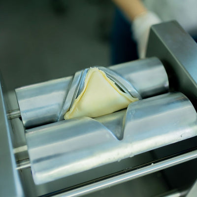 Migsa DEM-C2 Formadora Quesadillas Empanadas Manual Triangular. Ideal para restaurante, cocina, cocina industrial, comedor, comedor industrial, banquetes, quesadillas, conservar, etc. Envíos seguros a todo México. Cotiza hoy mismo.