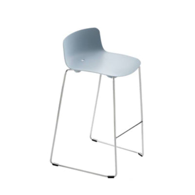 Banco bajo Colos Vesper 3B con asiento de polipropileno, respaldo reducido y estructura metálica con reposapiés.