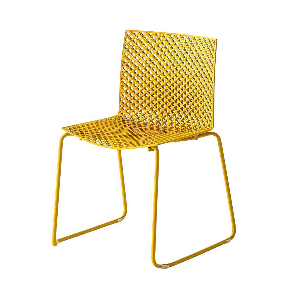 Silla Labenze Fuller en tecnopolímero con patas trineo de acero pintado