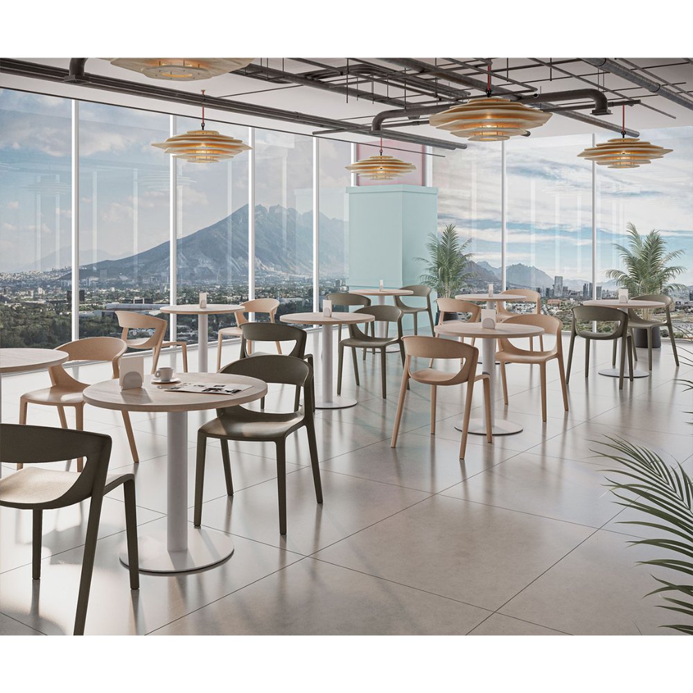 Silla comercial Bratti Kicca One monobloque de polipropileno con fibra de vidrio para cafetería