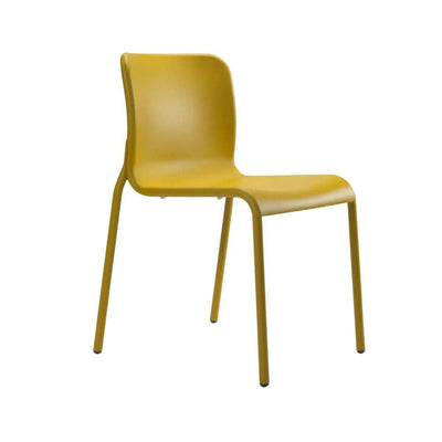 Silla comercial Colos Momo 1 con asiento y respaldo de lámina de acero y estructura tubular