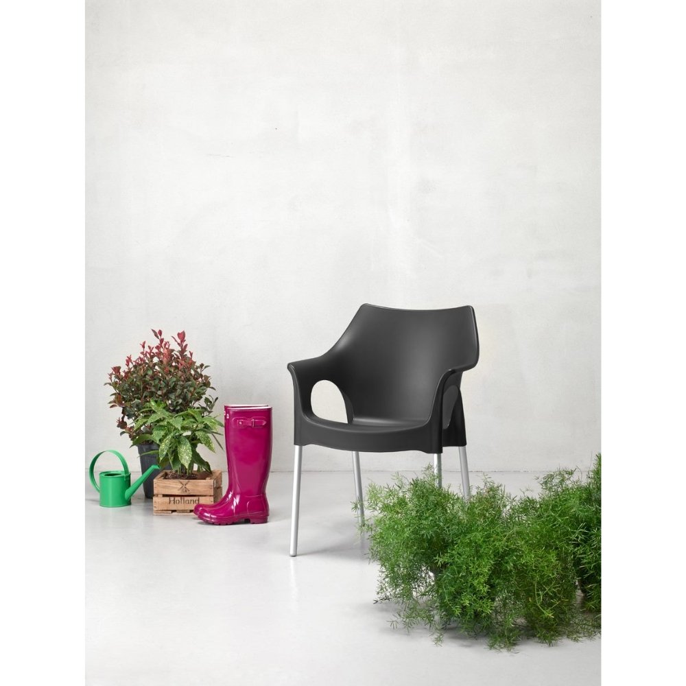 Silla comercial Labenze Ola con asiento de polipropileno y estructura de aluminio sin brazos