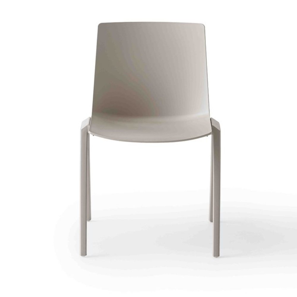 Silla comercial Labenze Jubel IV de tecnopolímero con cuatro patas de acero recubierto apilable