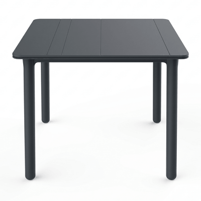 Mesa cuadrada Resol Solid 90x90 en polipropileno con patas reforzadas con fibra de vidrio.