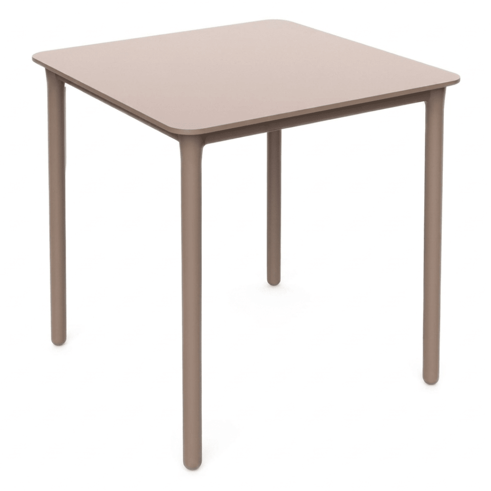 Mesa cuadrada apilable Resol Marsella en polipropileno con patas reforzadas con fibra de vidrio.