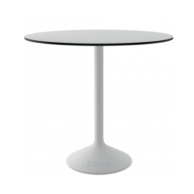Mesa cuadrada Colos Stato B/T-800 con base de acero fundido y cubierta HPL para exterior.
