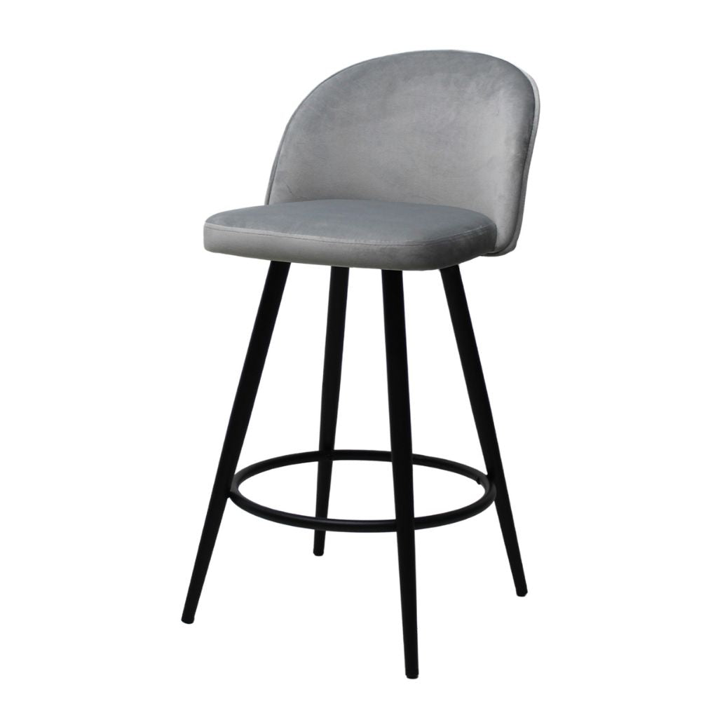 Banco bajo Kingstrong Avila con asiento y respaldo tapizados en tela y base de metal en acabado mate.