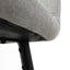 Banco alto Kingstrong Pizol con asiento y respaldo tapizados en tela y base de metal en acabado mate.