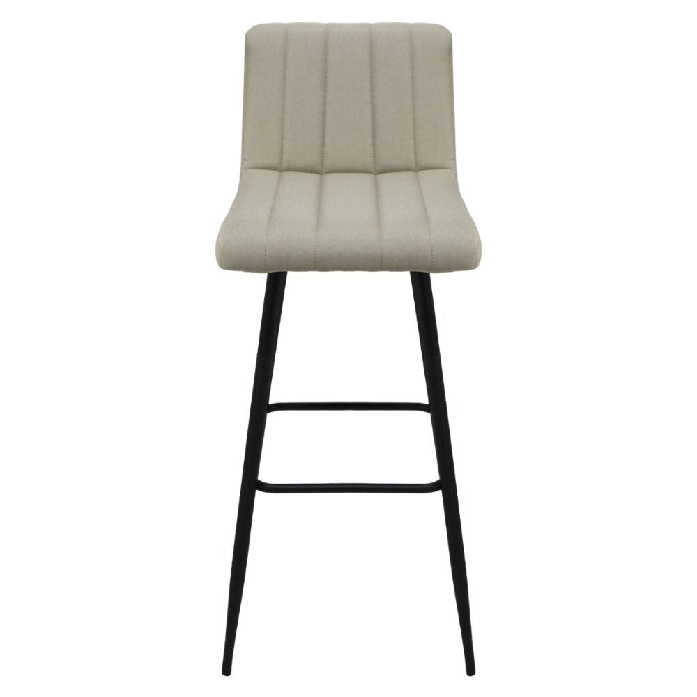 Banco alto Kingstrong Pizol con asiento y respaldo tapizados en tela y base de metal en acabado mate.