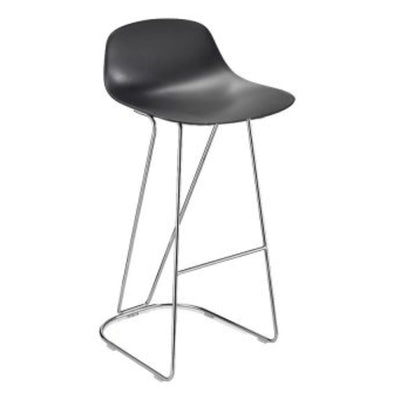 Banco bajo Infiniti Pure Loop Mini con asiento de polipropileno y estructura de acero cromado.