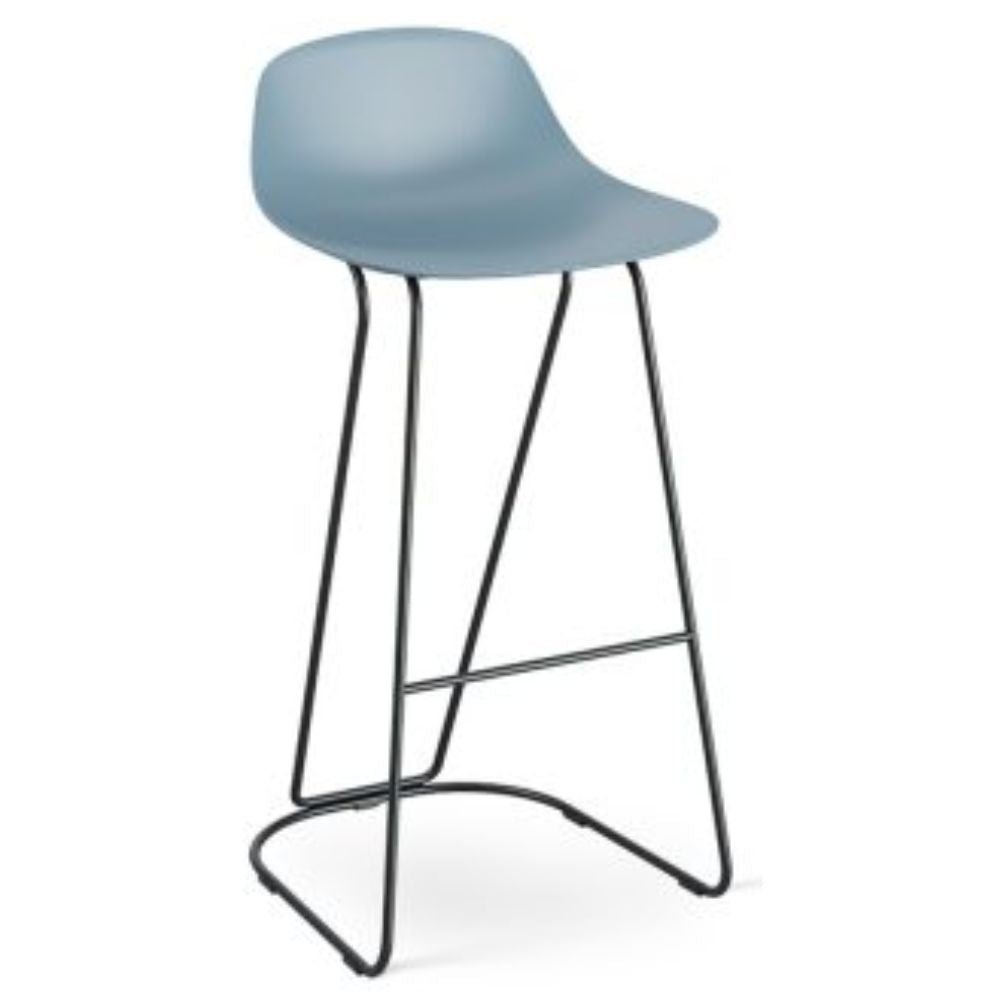 Banco alto Infiniti Pure Loop Mini con asiento en polipropileno y estructura de acero cromado.