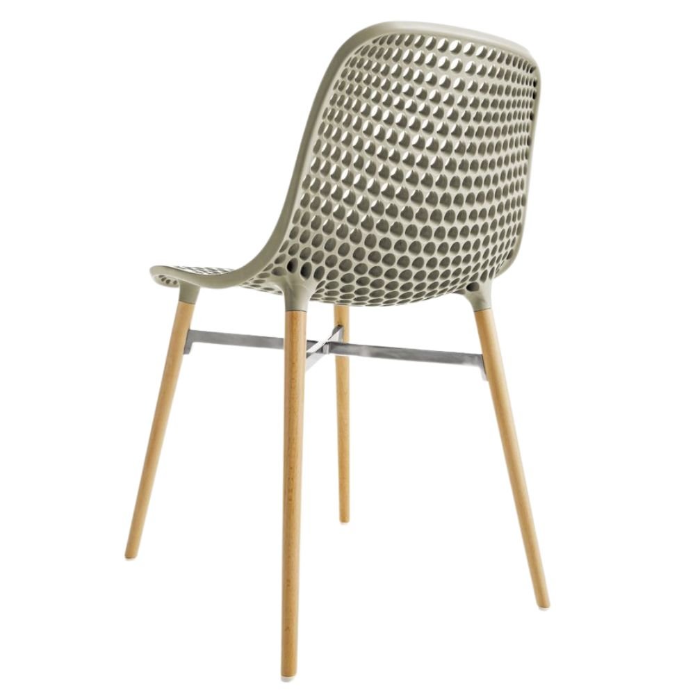Silla comercial Infiniti Next con asiento y respaldo en poliamida y cuatro patas de madera