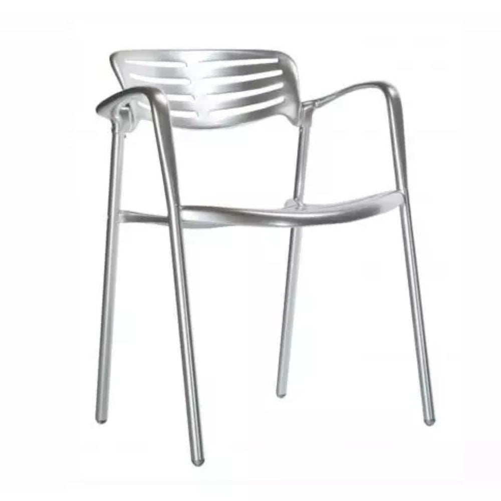 Silla comercial Resol Toledo de aluminio fundido con brazos apilable
